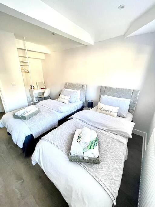 Royal Harbour Retreat Sea Views & Pool Table Apartman Ramsgate Kültér fotó